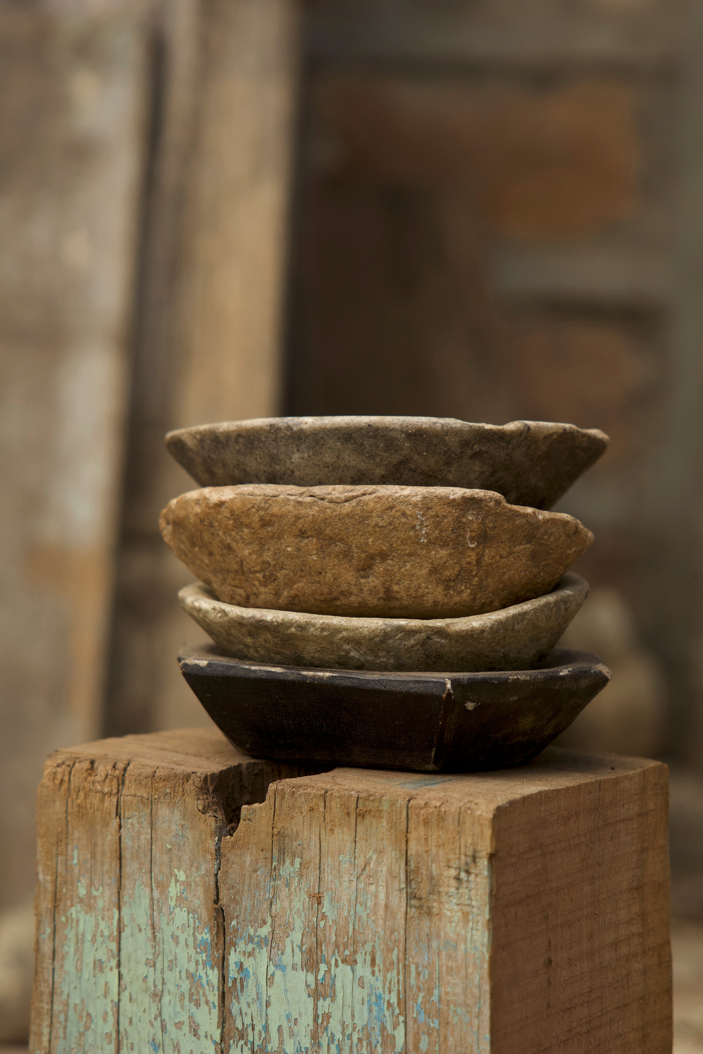 (04) PLATES + BOWLS