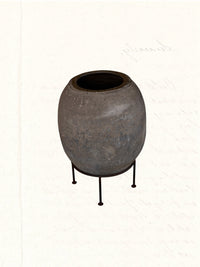 large clay pot no. 1601 with iron stand