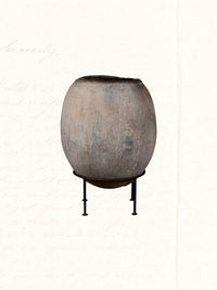 large clay pot no. 3005 with iron stand