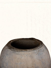 large clay pot no. 3005 with iron stand